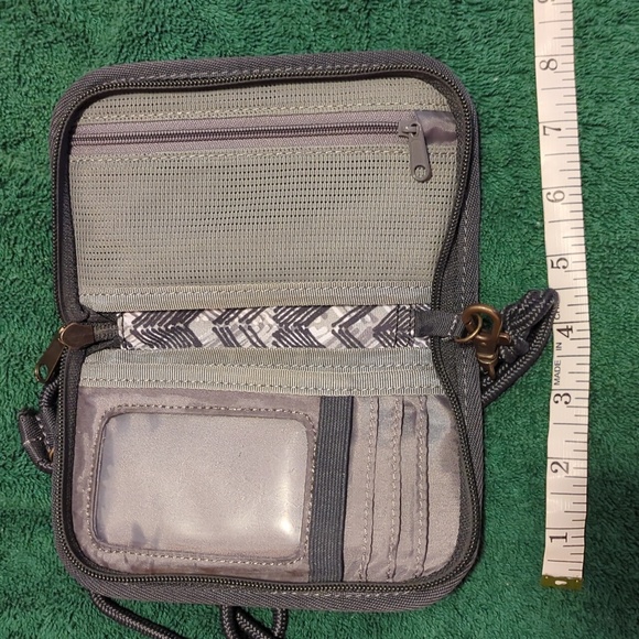 Wallett - Picture 2 of 2